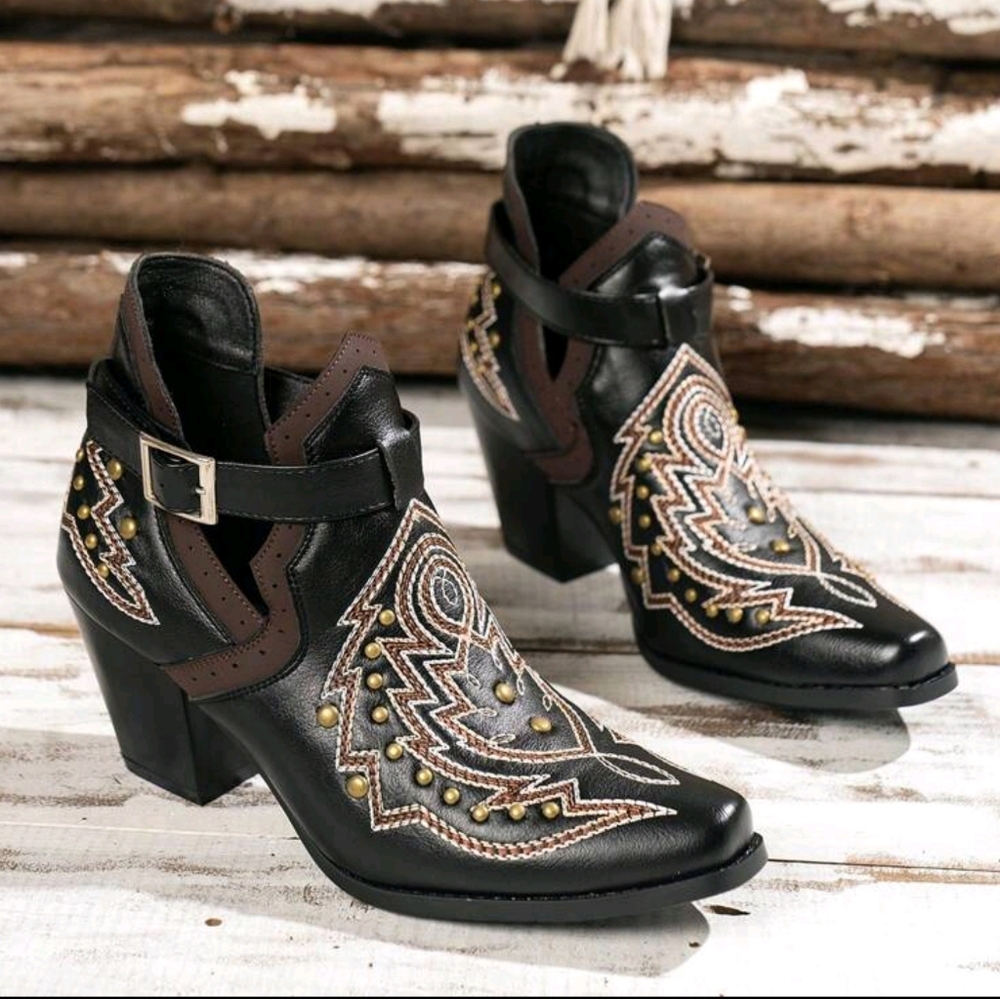 Women's Fashionable Punk Embroidered Short Western Boots - Picture 2 of 5